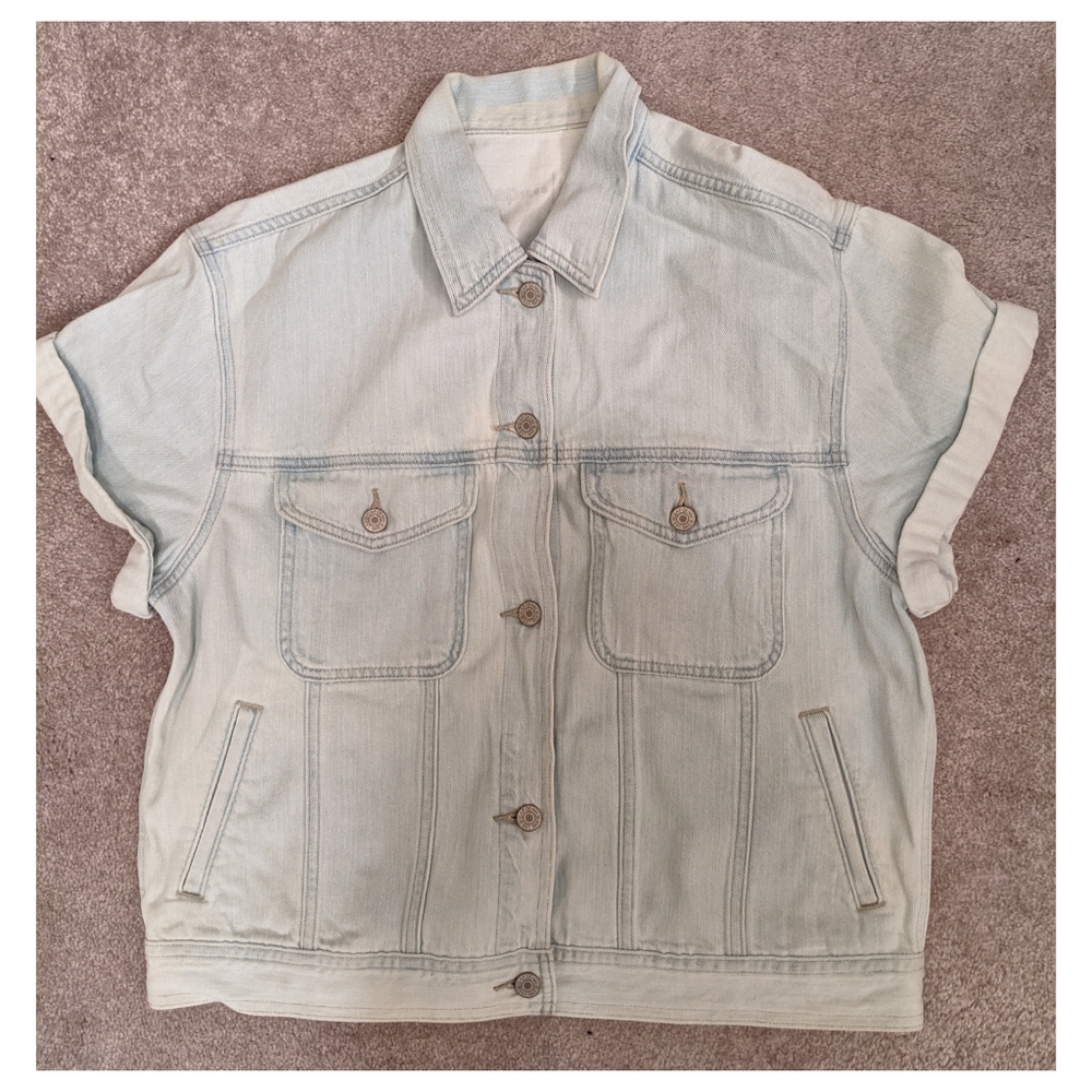 Short sleeve denim jacket